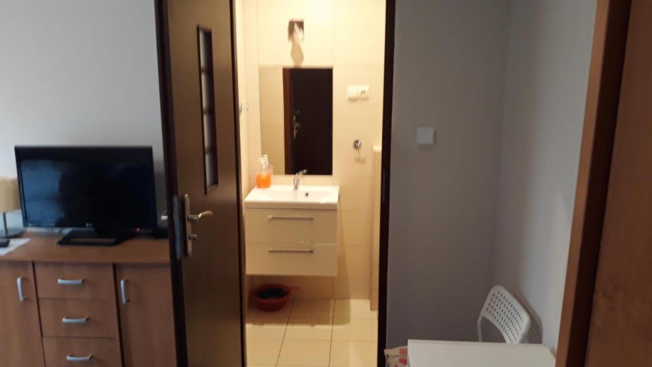 Apartamenty I Pokoje Przy Parku Jelenia Gora Bagian luar foto
