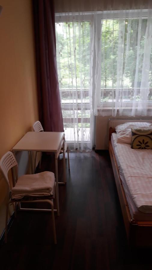 Apartamenty I Pokoje Przy Parku Jelenia Gora Bagian luar foto