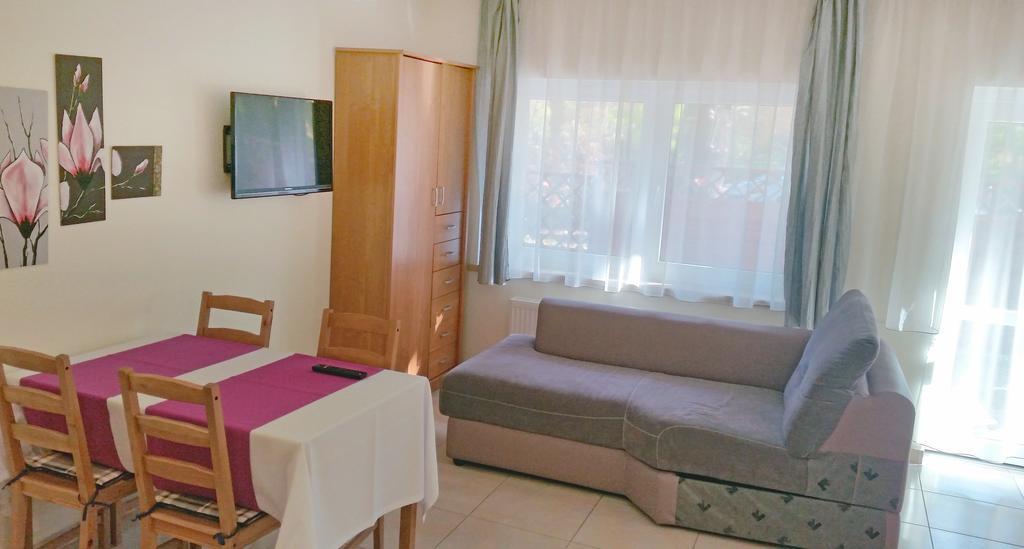 Apartamenty I Pokoje Przy Parku Jelenia Gora Ruang foto