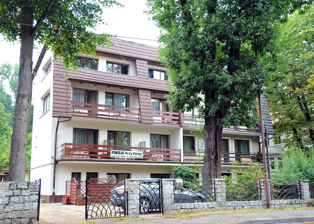 Apartamenty I Pokoje Przy Parku Jelenia Gora Ruang foto