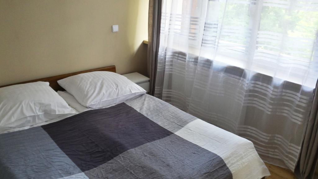 Apartamenty I Pokoje Przy Parku Jelenia Gora Bagian luar foto