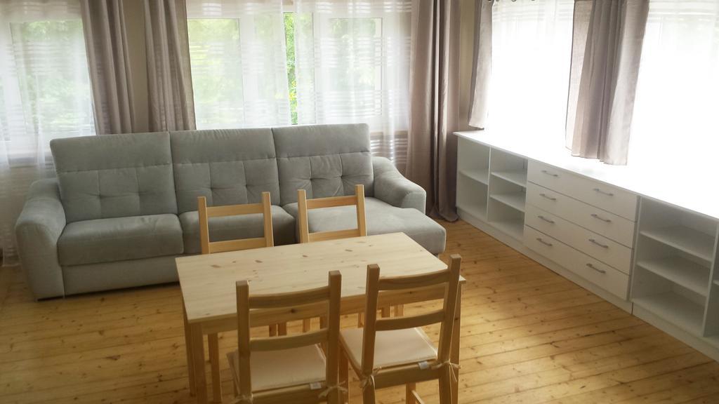 Apartamenty I Pokoje Przy Parku Jelenia Gora Bagian luar foto