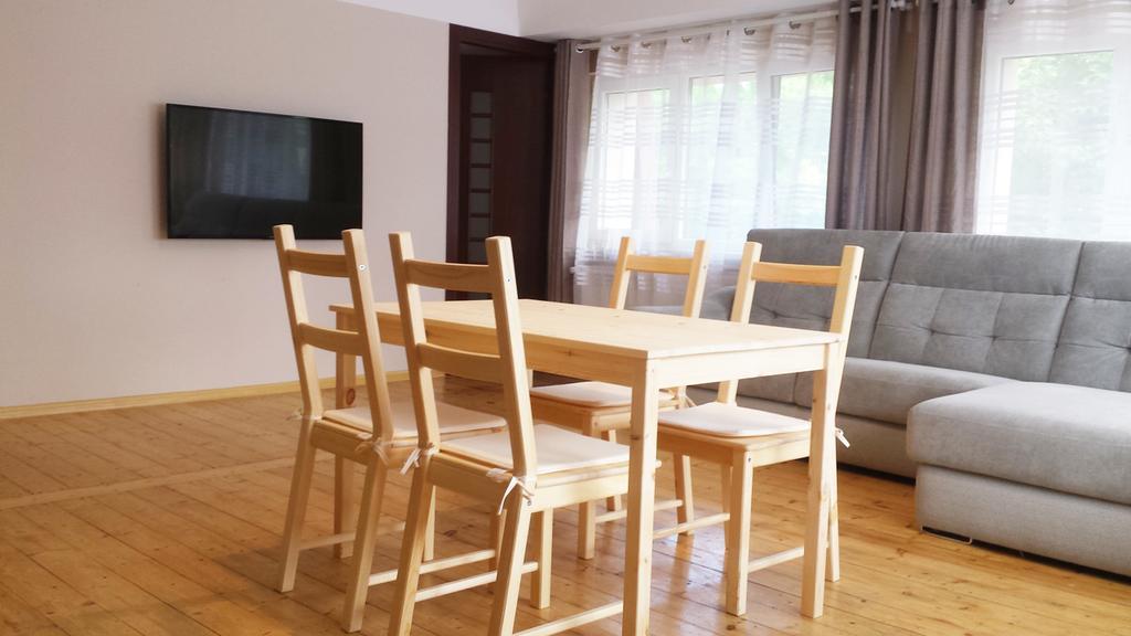 Apartamenty I Pokoje Przy Parku Jelenia Gora Bagian luar foto