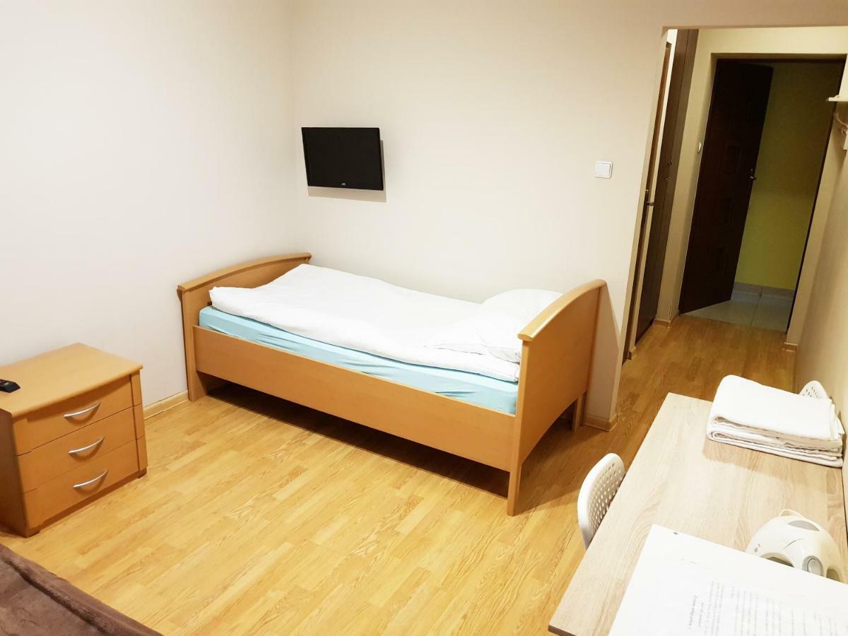 Apartamenty I Pokoje Przy Parku Jelenia Gora Bagian luar foto