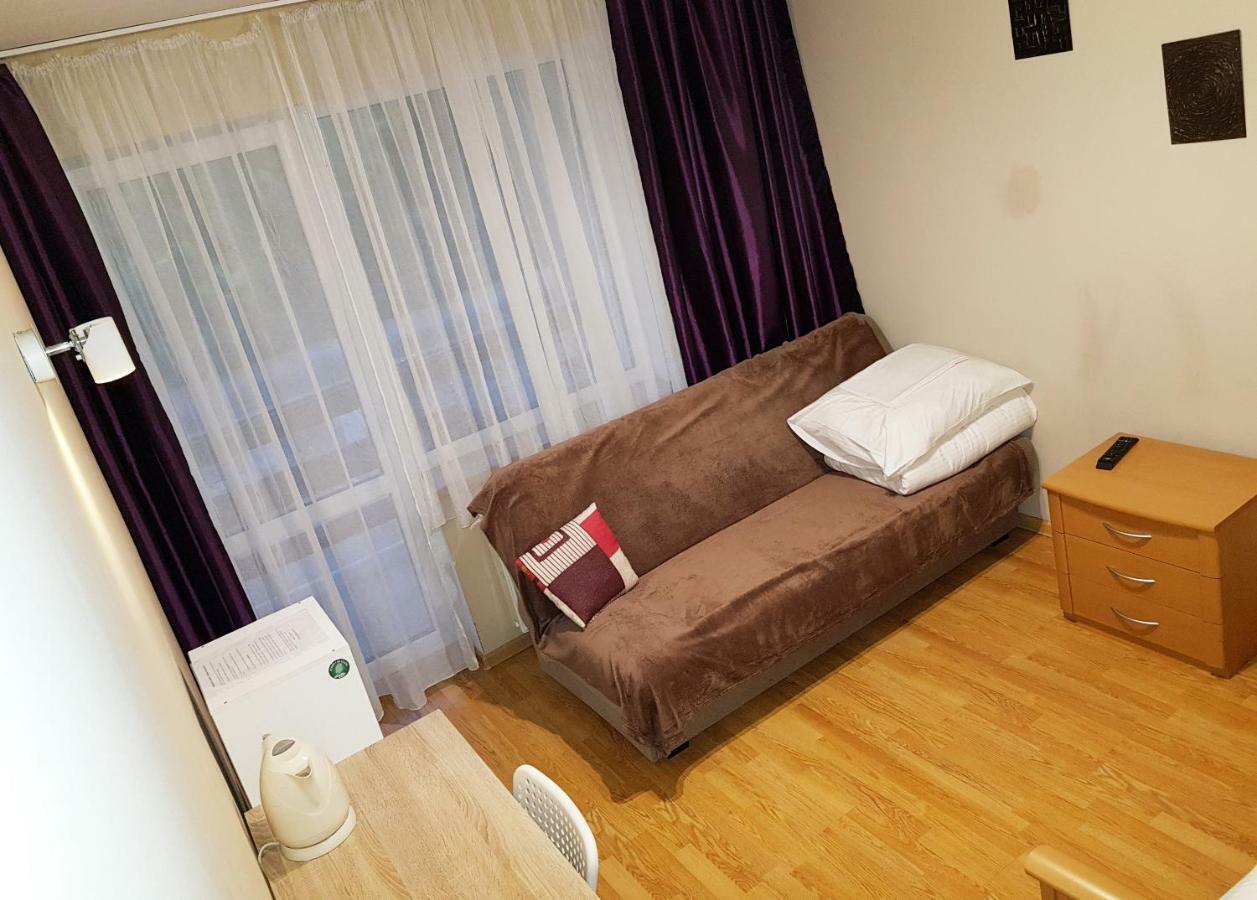 Apartamenty I Pokoje Przy Parku Jelenia Gora Bagian luar foto